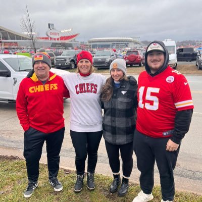 Husband, Father and Sports Fan. Go Chiefs, Hawkeyes, Canadiens, MCFC, US Soccer and Sporting KC.