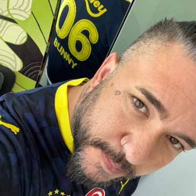 bunnysfall's profile picture. Fenerbahçeye anlam veren kupalar, şampiyonluklar değil; kupalara,şampiyonluklara anlam veren Fenerbahçe’dir.