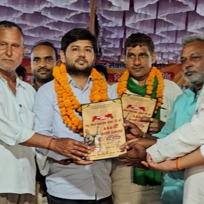 उसूलों पे जहाँ आँच आये टकराना ज़रूरी है जो ज़िन्दा हों तो फिर ज़िन्दा नज़र आना ज़रूरी है
