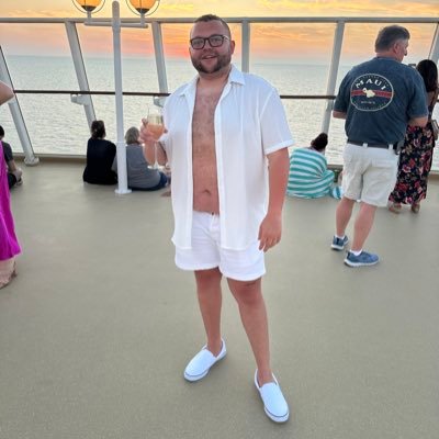 Howell_iDOIT's profile picture. Living the Dream🏳️‍🌈|He/Him/His| #teamcitch