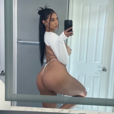 Love working out 🏋️ love the beach 🏖️ and love my country 🇺🇸, and we are on the way for change. I am here for fun 🤩 meet-ups 🔞