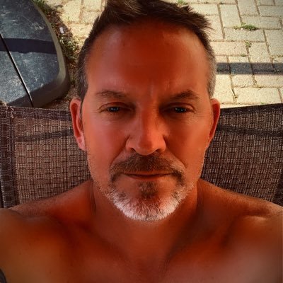 Stephen323232's profile picture. Single father, love to laugh, don’t take life too seriously it’s not worth it…… if I don’t follow you then no DMs please