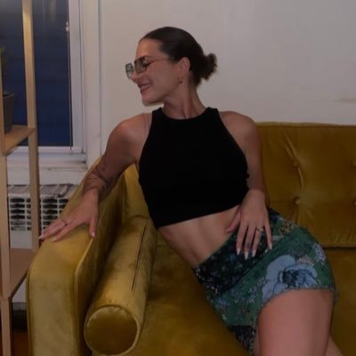 JennieEps's profile picture. mommy, filmmaker and og new yorker