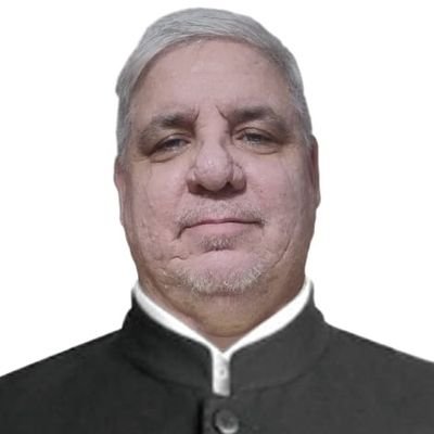 Sou cristão, Conservador e trabalho com Marketing Digital.
