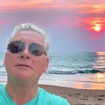 micornish's profile picture. Mejicano, chilango, liberal y pragmático. Ingeniero de profesión y vida.