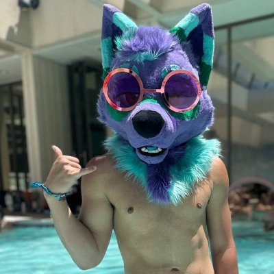 20 toss some shades on and lets vibe! I love meeting new people so say hi! big time gym dog, single @firewolfstudio suiter, single not looking