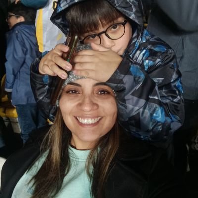 Soy la orgullosa mamá de lonchi, un pequeño extraordinario, y también la mamá luchona gatuna de tres hermosas bestias salvajes 🐈🐈🐈