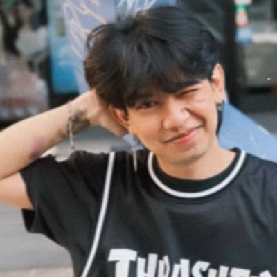 rifaifikrim's profile picture. 인생 뭐 있냐?