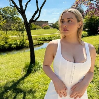 sarahislah82551's profile picture. Art is life 😎❤️😍