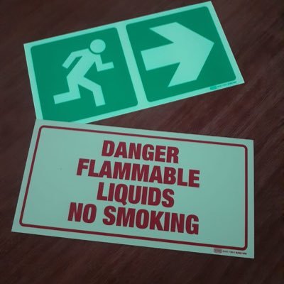 Making it easy to buy safety signs Safety Sign Online is a stockist of safety signs, with an easy online catalogue for standard sizes of ABS or Chromadek.