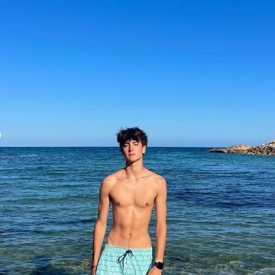 sentino952's profile picture. Mare🏝️
1997🇭🇺