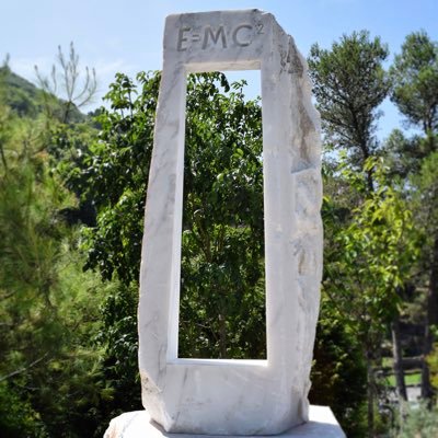 ZeuzzueZ's profile picture. ⚡️