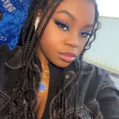 TemiKhadijaah's profile picture. 𝕤𝕒𝕕 𝕓𝕚𝕥𝕔𝕓 Ҩ 𝕓𝕒𝕕 𝕓𝕚𝕥𝕔𝕙