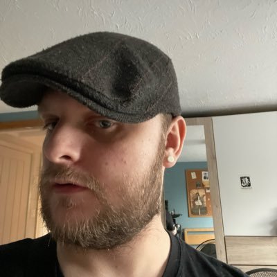 FoxcubW's profile picture. 