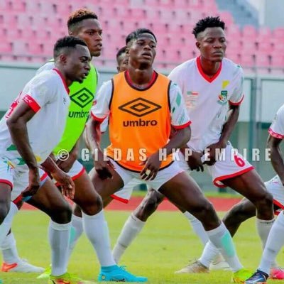 pro football player for Avrankou Omnisport Beninese international U-23 🇧🇯 right side post
