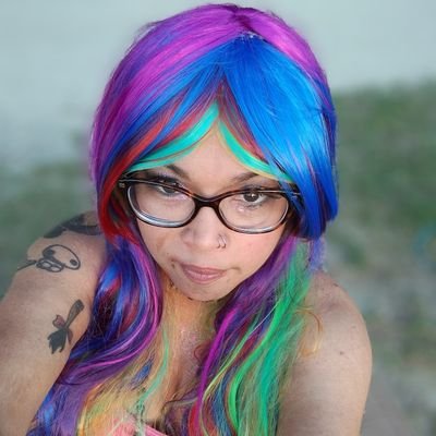 SarahAnjThomas's profile picture. 