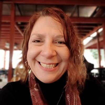 Hija, esposa, mamá, profesora de matemática y ciudadana que quiere un país libre de comunistas, socialistas y plagas similares