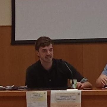 Tesis doctoral - El movimiento vecinal de Madrid, 1968-1982, Historia Contemporanea en la Complutense.
Británico-irlandés, y cada vez más madrileño.