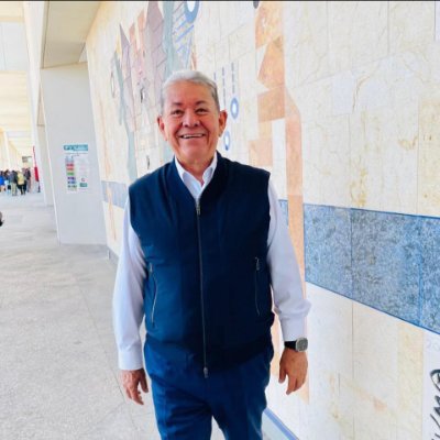 • Coordinador Nacional de Trabajadores y Productores en Movimiento @MovCiudadanoCMX
• Esposo, padre y abuelo
• Mexiquense alegre y de propuestas