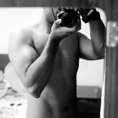+55 011🇧🇷
Taurino sem nenhuma vergonha, aprendiz de fotografia, amante do próprio corpo.