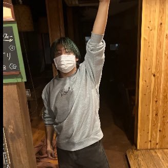 03:男:ENTP:長崎の大学生:バレーボール好き、麻雀やる、ゲーム好き(スプラ、ポケモン、雀魂) お酒は嗜む ヤニも吸う 大学生って感じの大学生 写真を趣味にしようと思って作った垢→ @hourousurutabi 使ってるお思いでも?w