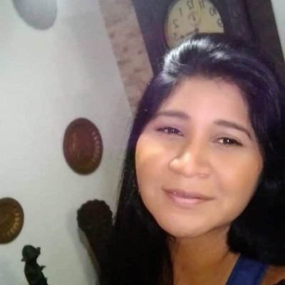 RosaGutierres89's profile picture. abogada