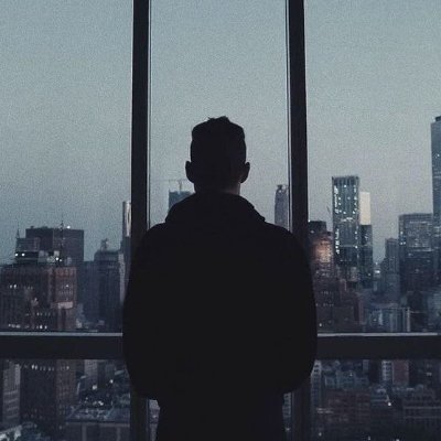 Mensi444's profile picture. aging like fine wine🍷