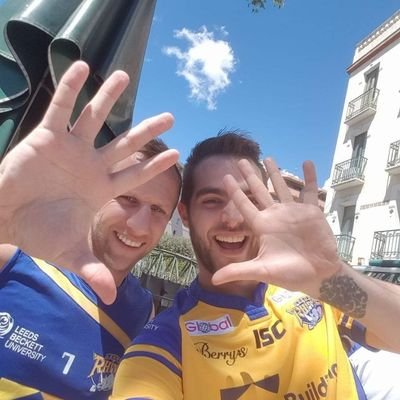 #MuayThai #LeedsRhinos #TeamLS6 #Collingwood #MOT #ALAW 🏉 #Dyspraxic but unique! #ThrowabrickatmeIkicktheFuc*erback 🤣
