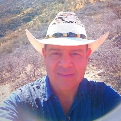 XavierAcostaLop's profile picture. Maestro en MKT, Docente  UVM, LAE Egresado UAG🦉, Consultor Empresarial, Cruz Azul 💙, Pats NFL🏈, Rockero 🤟🏻 , Amo mi tierra bendita : Chihuahua🤠