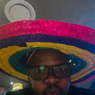 desmaefa's profile picture. Let's engage