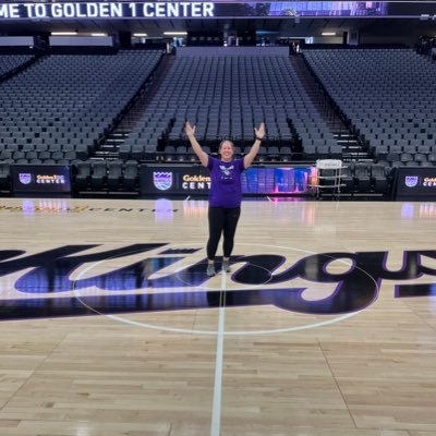 LisaCollins15's profile picture. 