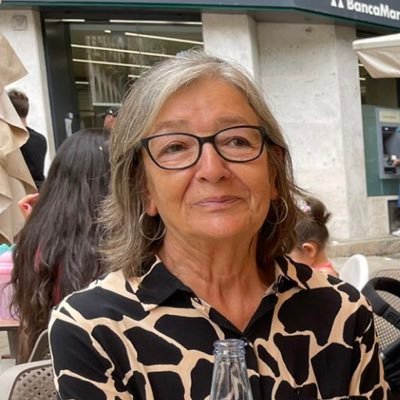 Luz Roldós Profile