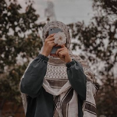 sadqaa09's profile picture. 