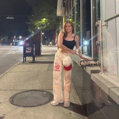 CasiRusa's profile picture. aquí se beben 3L de agua al día.