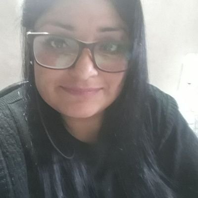 DanielaaPerez78's profile picture. 🎤🎧La música es el reflejo del alma luego de la mirada 🎤🎧