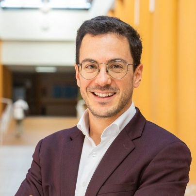 Intento participar en la construcción de un mundo mejor.
Profesor de Derecho Administrativo y de la Unión Europea en la Universidad de Extremadura.