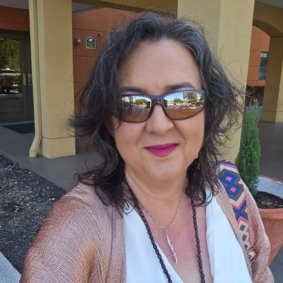 Fisioterapeuta y psicóloga clínica. Decana del ICPFCM @cfisiomad. Vicepresidenta del CGCFE.