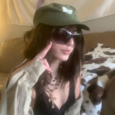 r9verie's profile picture. consumed by media (occasionally)