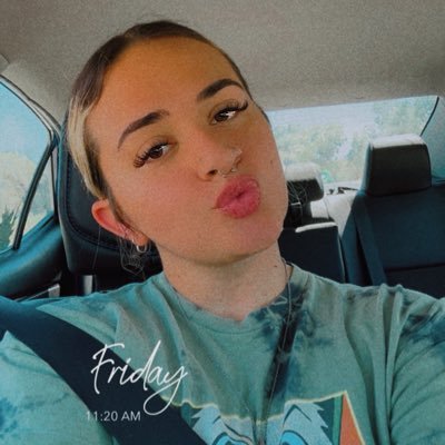 bookishhbabe's profile picture. ✨