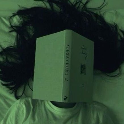 25| Just another girl who likes to read | cr; The Women in White 💚🌿 | 24/30 📚