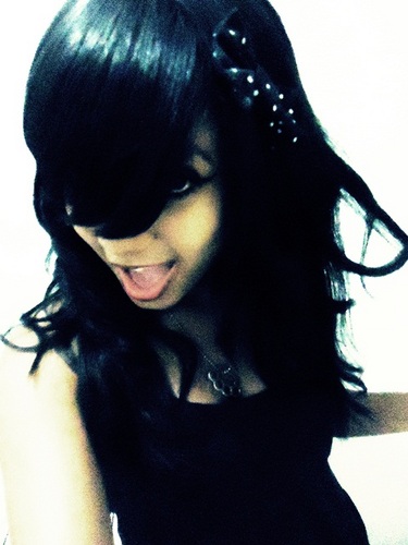 Apaixonada por #Metalcore em espeçial #BulletForMyValentine . #Paramore #AskingA. #BMTH'  e aqui acaba minha bio u.u