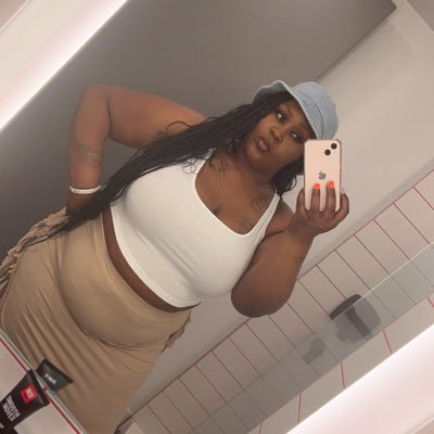 Cancer ♋️ RIH MommyAndDaddy🙏🏾🥺❤️ Drink my lil drink take my lil nap mind my lil business ☺️✌🏿