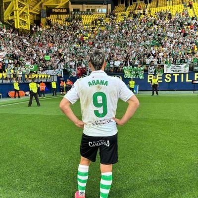 vprada005's profile picture. 🐸💚🤍