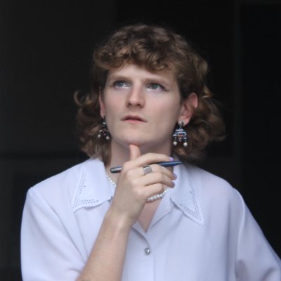 playwright/freelance dramaturg
London 🏳️🌈🇦🇺🇬🇧
Represented by @RedTalentMgmt
Alumni MA Dramaturgy & Writing for Performance @GoldsmithsUoL