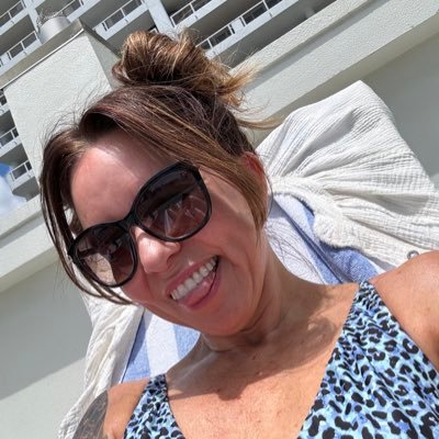 secretdiarymom's profile picture. sometimes I think I’m funny and I say things on a stage, other times I think wow, the horrors of life really persist