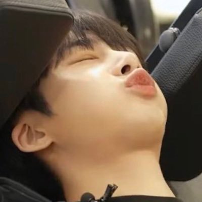 chaeppuppu0115's profile picture. 꺼져버린 빛도 다시 너로 밝혀, 꼭 나를 찾아 밝혀