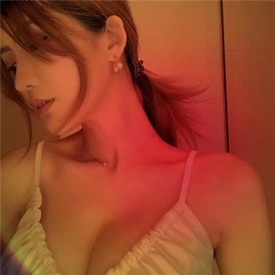 刺激的なスリルを求めるエ〇チ女子 大人の魅力をたっぷりお届けします 秘密の出会いを求めてます 一緒にスリルと興奮を感じてみて #ランジェリー #セクシー 連絡こちらから→ https://t.co/xeZgyj7ipA