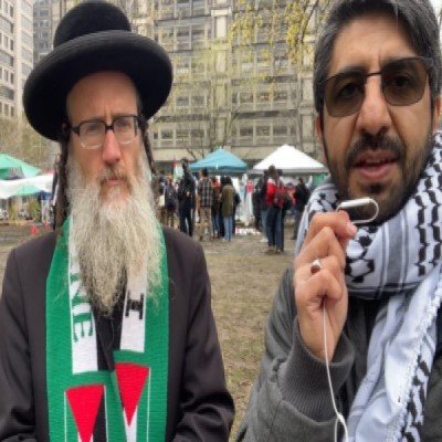 علاقمند به تاریخ فکر و فلسفهی یهود قرون میانی.
#با_افتخار_یهود_ستیزم
با افتخار صهیونیست ستیزم.
ممنوع الورود به آمریکا به جرم صهیونیست ستیزی.
توهین = بلاک