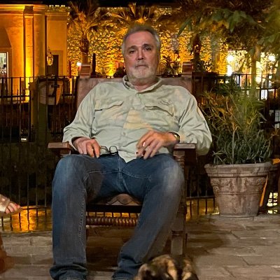 lcastdelar_d's profile picture. It’s a long story !