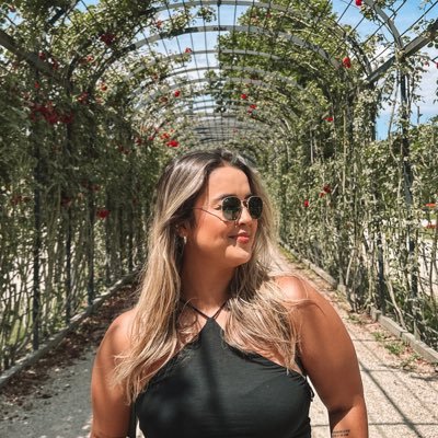 Perfil totalmente dedicado a surtos (Alô Harry, Louis, Liam, Niall e Zayn), comentários aleatórios e (muitas) reclamações. Ah! Eu falo mal do Bozo também.